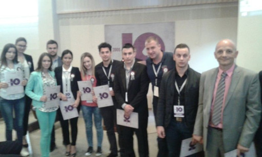 image 262f5d405077d5e08ca3bf0c2cac1d2f5f4ad434ab034de6d326cfd7413d1682 V