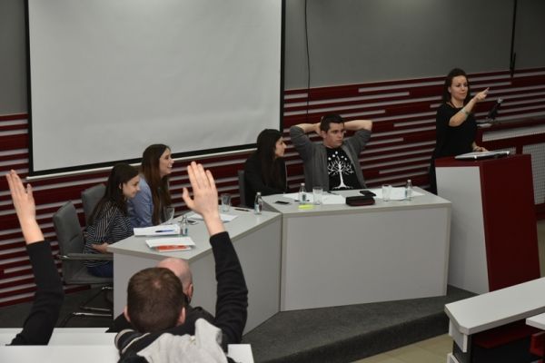 OSNOVAN DEBATNI KLUB NA PRAVNOM FAKULTETU ZA PRIVREDU I PRAVOSUĐE  UNIVERZITETA PRIVREDNA AKADEMIJA U NOVOM SADU